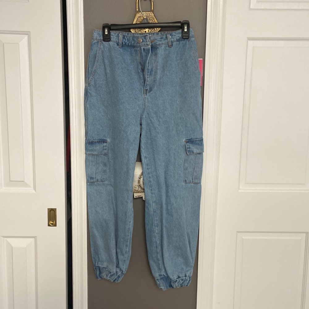 Blue Demi jogger jeans gathers at the bottom. They cute with heels.